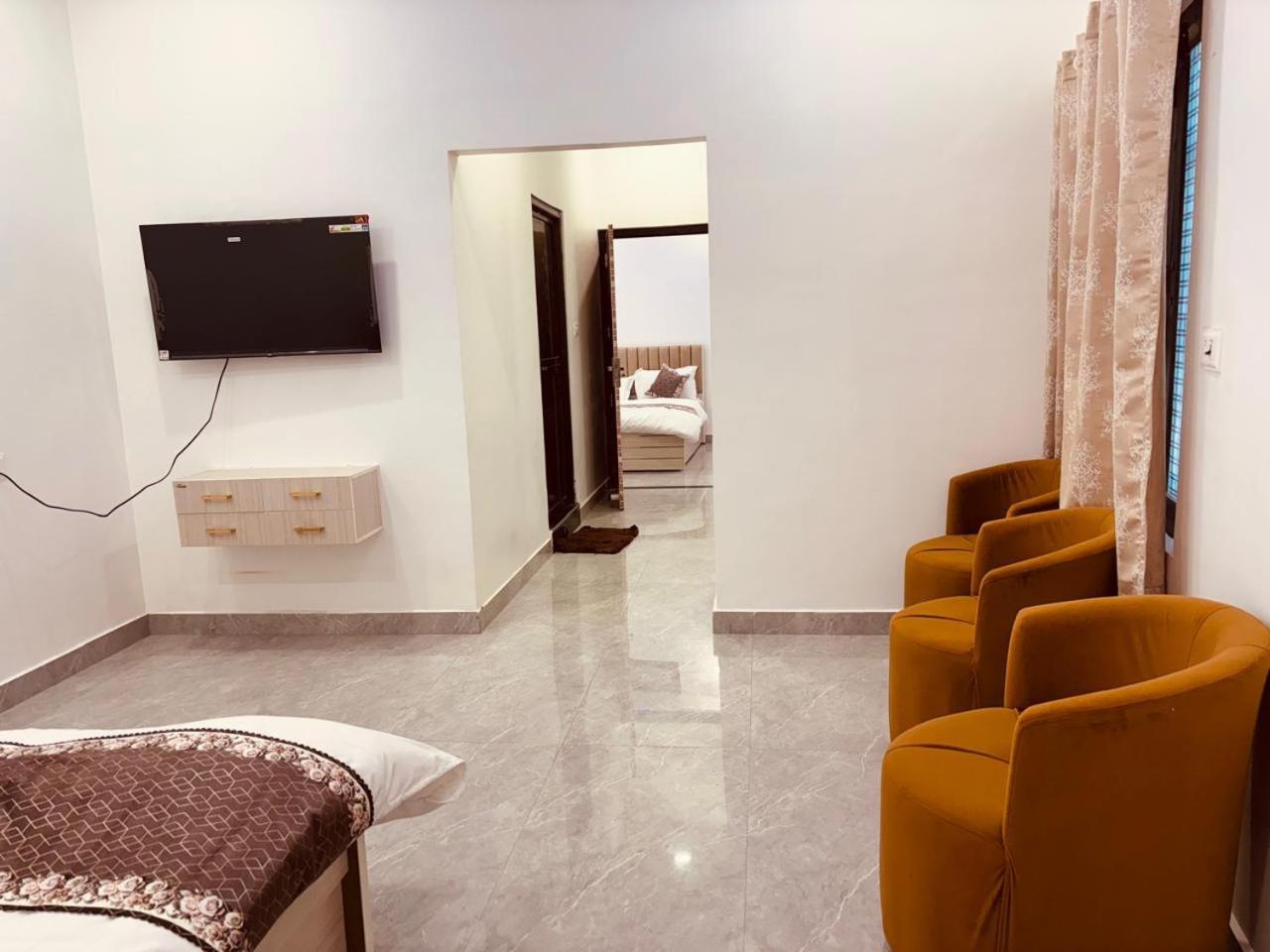 Shri Ram Darbar Hotel Ayodhya Exterior photo