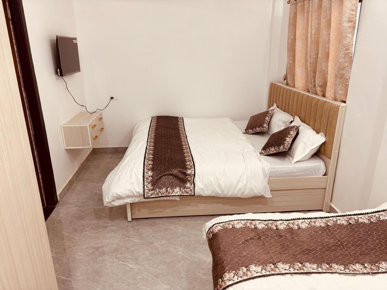 Shri Ram Darbar Hotel Ayodhya Exterior photo